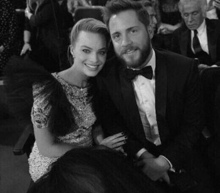 Lachlan Robbie sister Margot Robbie with her husband Tom Ackerley in an event.